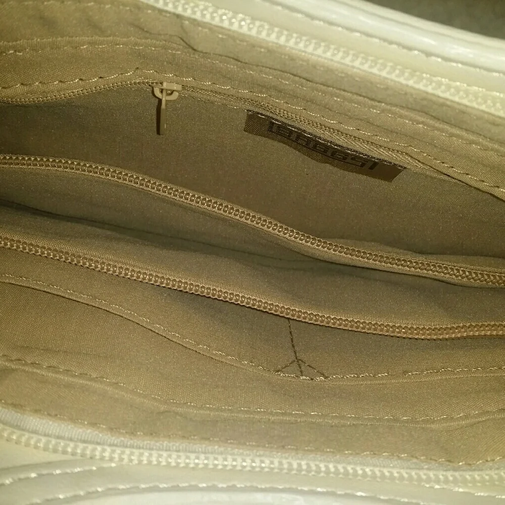 Really Cute White Purse.